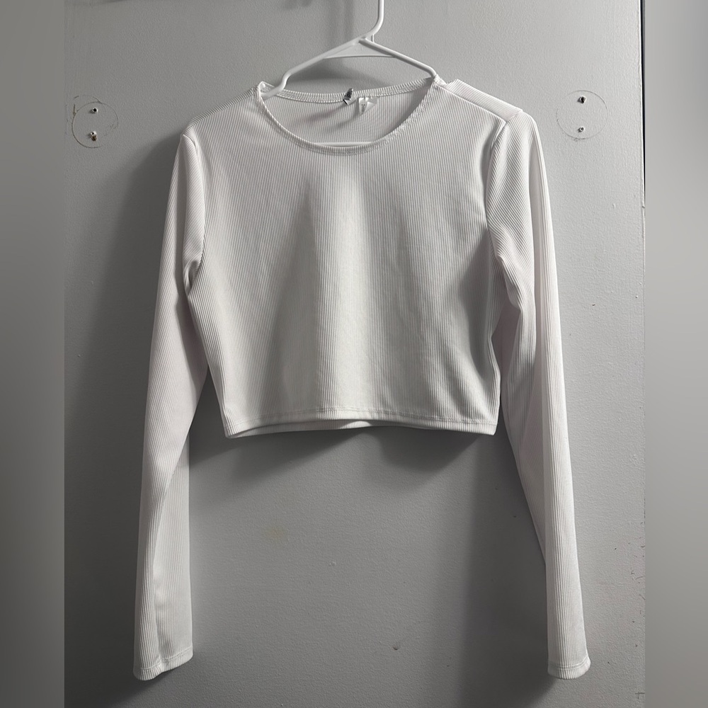 Elegant White Long Sleeve Crop Top